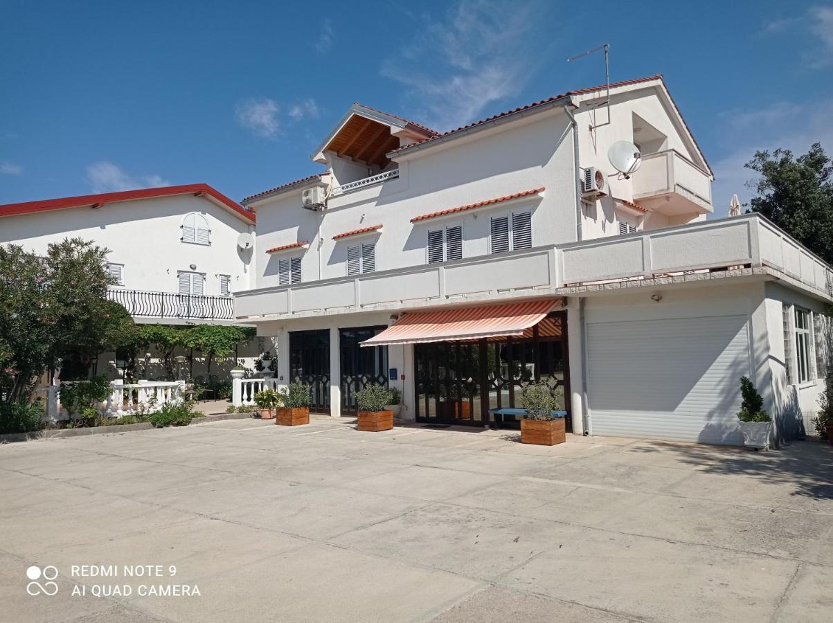 Apartment-Rooms Preka Palit Екстер'єр фото