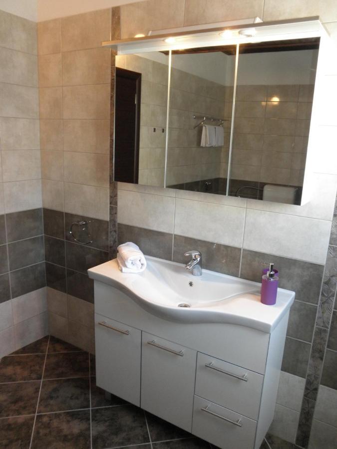 Apartment-Rooms Preka Palit Екстер'єр фото