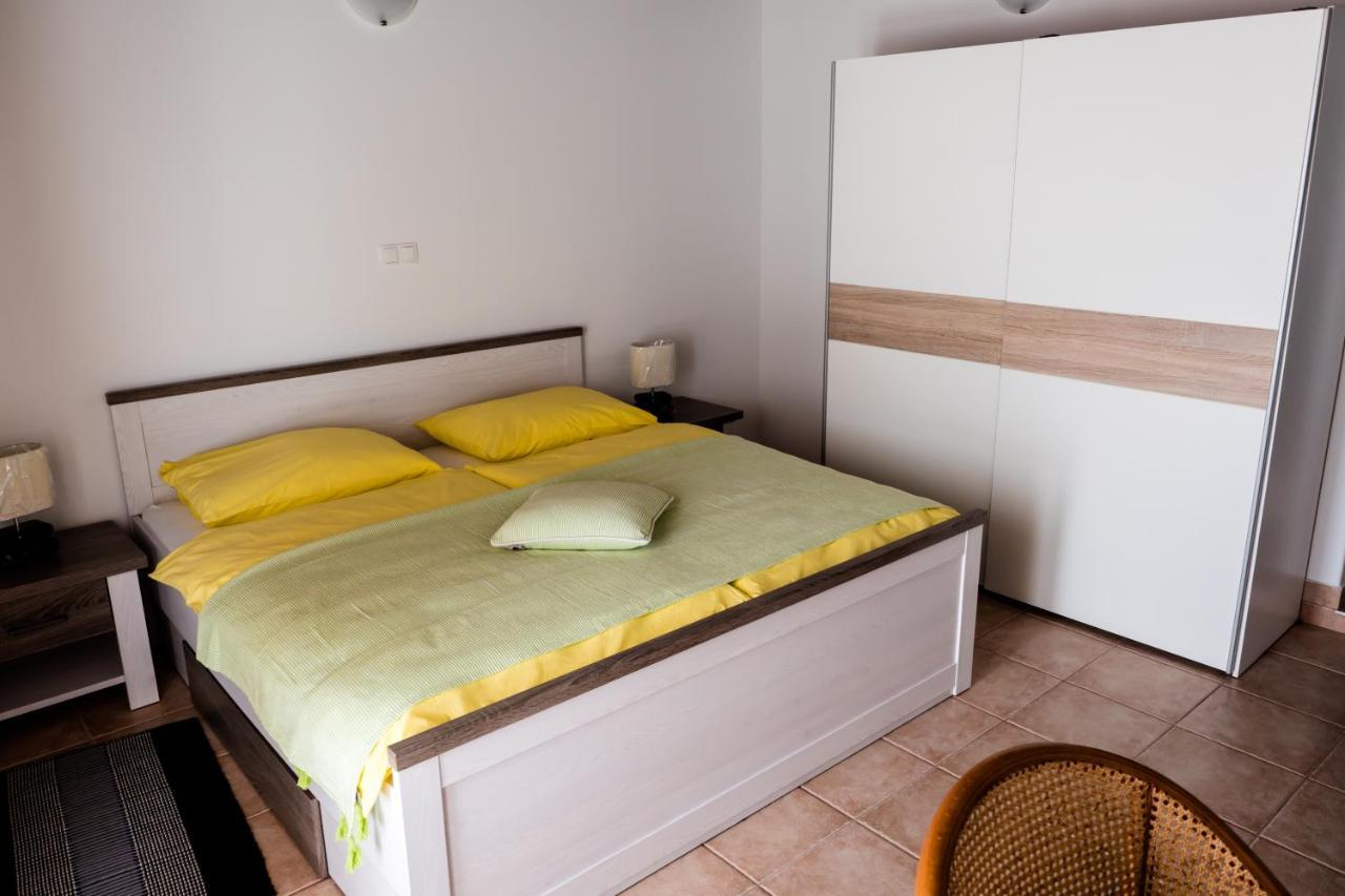 Apartment-Rooms Preka Palit Екстер'єр фото