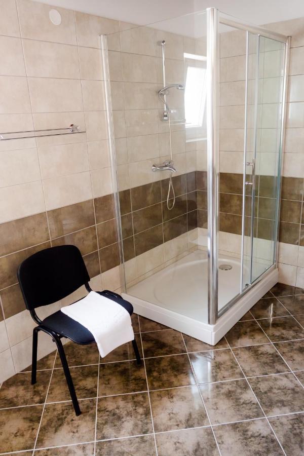 Apartment-Rooms Preka Palit Екстер'єр фото