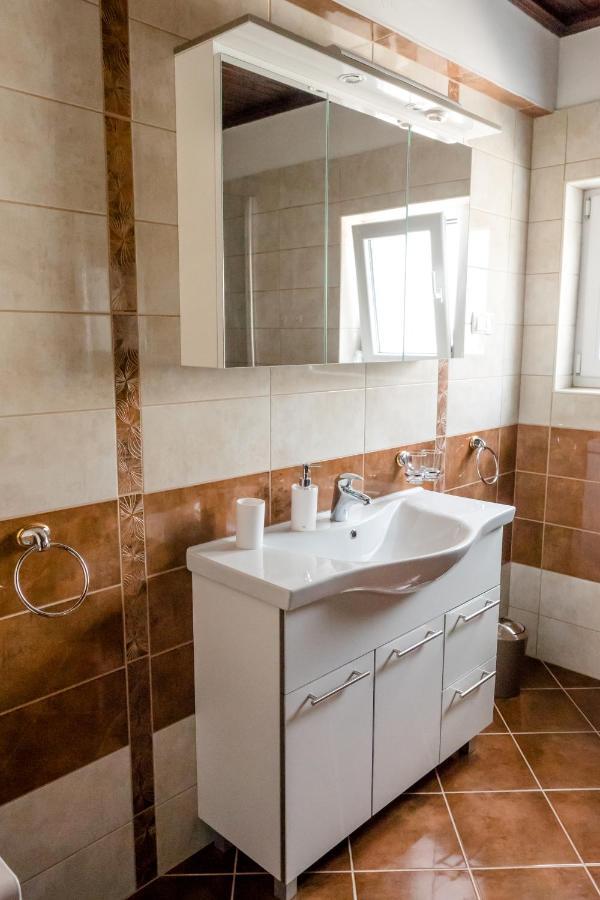 Apartment-Rooms Preka Palit Екстер'єр фото