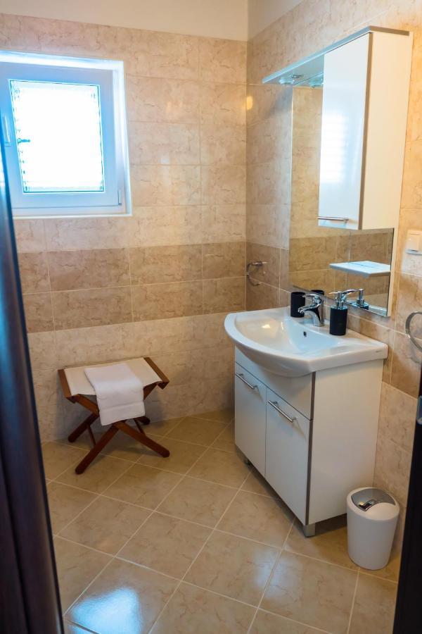 Apartment-Rooms Preka Palit Екстер'єр фото