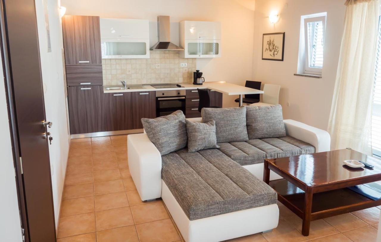 Apartment-Rooms Preka Palit Екстер'єр фото